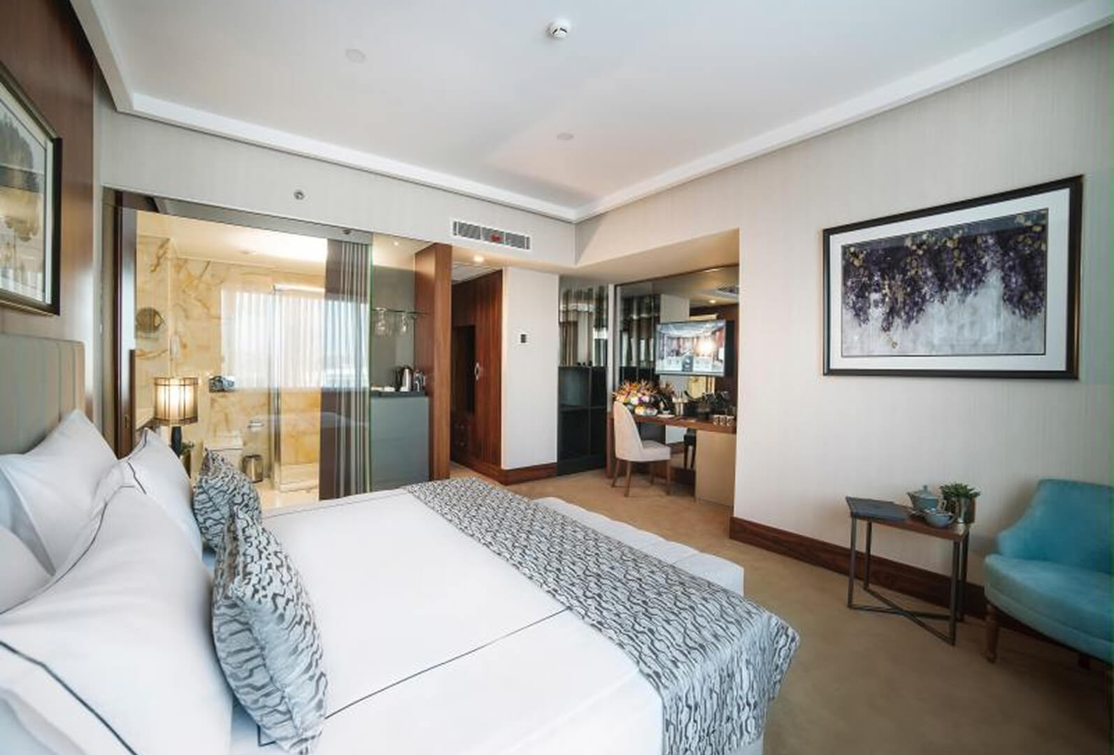 /media/1a0lnxsu/vogue-hotels-istanbul-konaklama-superior-cornet-suit-galeri-1.jpg