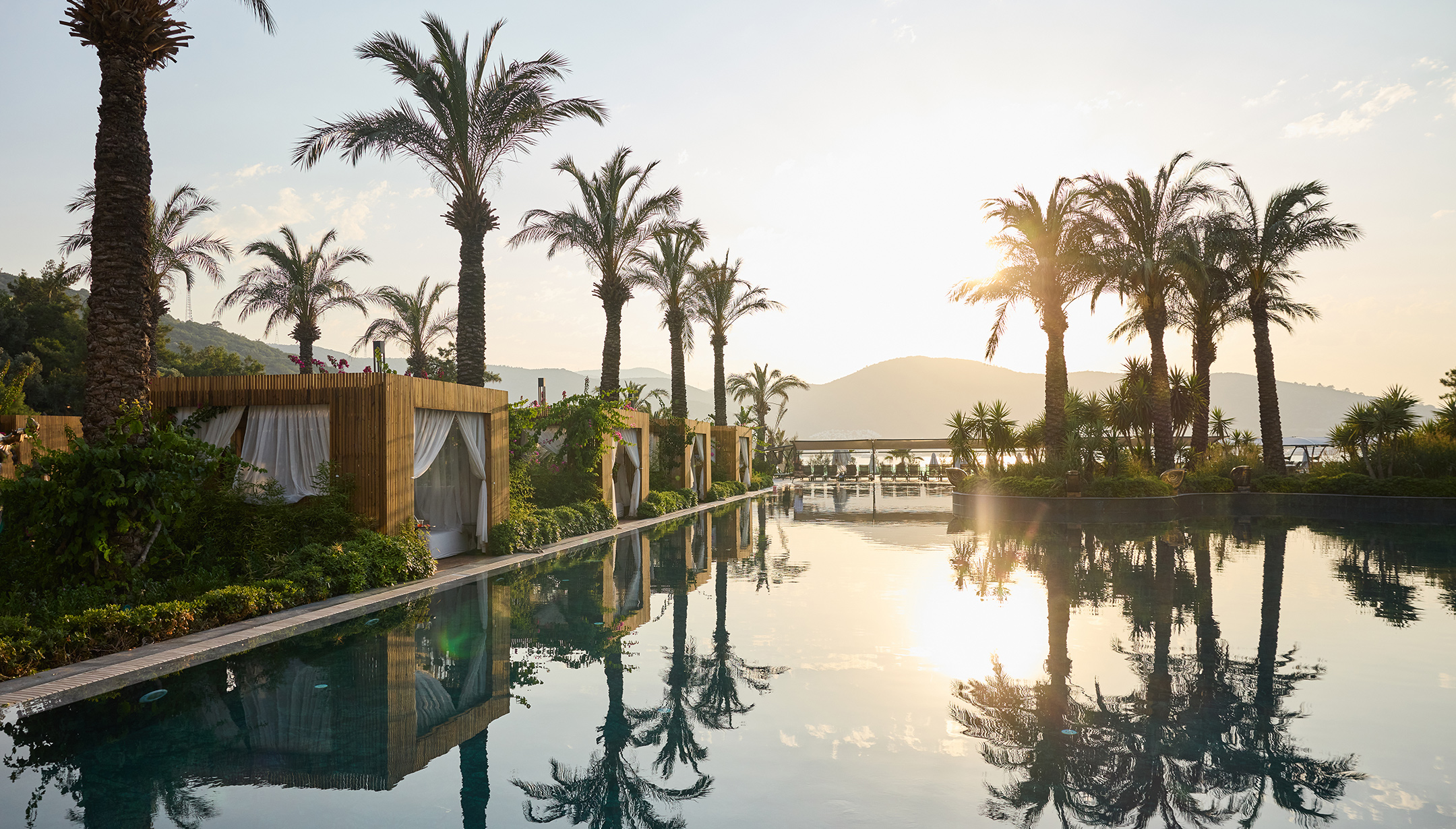 /media/auli0xqi/cabana_pool-banner.jpg