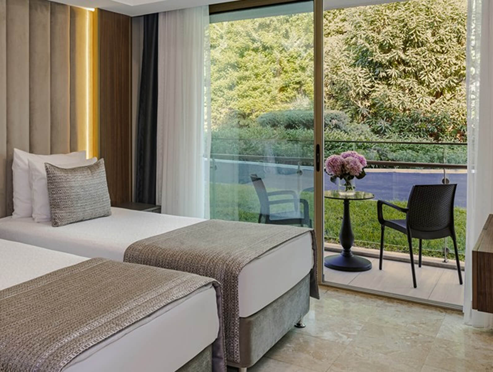 /media/luhdepxc/vogue-hotels-supreme-standart-garden-room.jpg