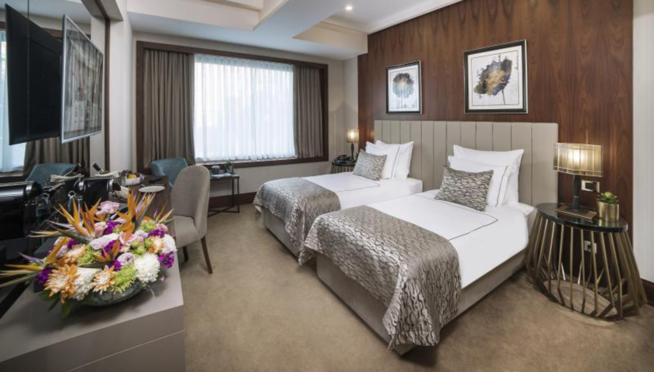 /media/mgucx25x/superior-land-view-room-banner.jpg